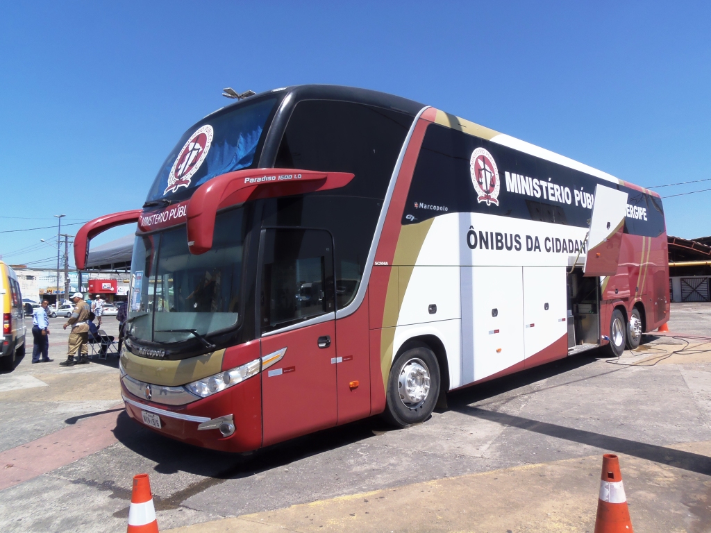 SMTT atendente população no Ônibus da Cidadania do Ministério Público - SMTT Aracaju
